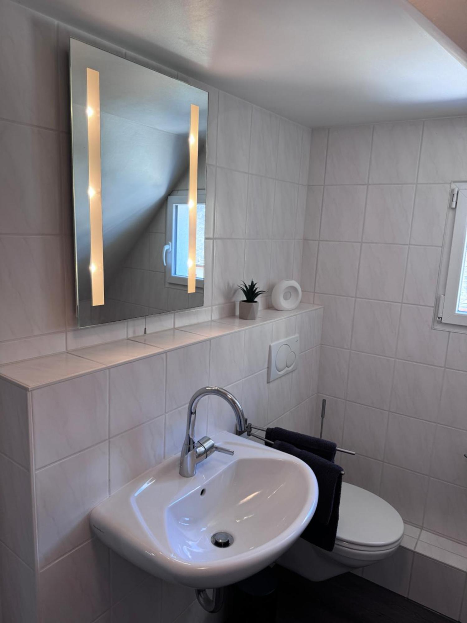 Ferienwohnung Direkt An Der Mosel Im Zentrum Von Zell Zell an der Mosel Exterior foto